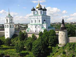 صور Pskov Krom حصن