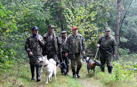 Hunting in Belarus attracts hunters from all over the world. Here one can hunt about two dozen spices of animals and three dozen spices of birds (hunting reserves occupy about 20 million hectares)