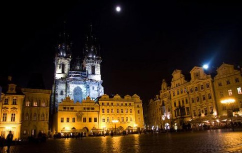 Church of Our Lady Victorious was built in the early Baroque style by German Lutherans in 1611. In 1624 it passed to the Carmelite Order. Its present appearance the church acquired in 1640