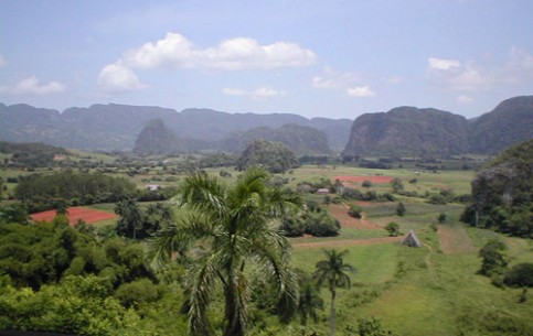 Come to Cuba to smoke best cigars on one of the world's best beaches, enjoy Daiquirí in Hemingway’s favorite bar, make a photo in front of a giant portrait of Che Guevara