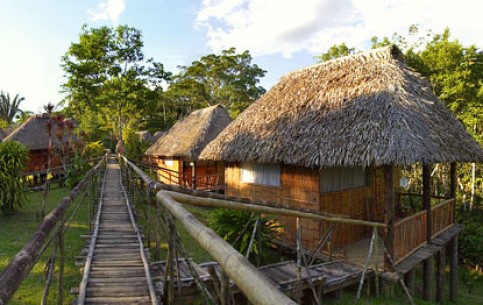 Эквадор славится своей Амазонской сельвой - это регион знаменит фантастической флорой и фауной, поселениями индейцев. 
