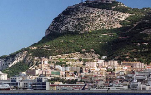 Город-государство Гибралтар – владение Великобритании на Пиренейском п-ове. Древняя крепость на знаменитой скале, современный яхтенный центр, отличный шопинг