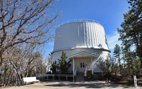 Астрономическая обсерватория Персеваля Лоуэлла в городе Флагстафф, основанная в 1894 году, входит в список национальных исторических памятников США 