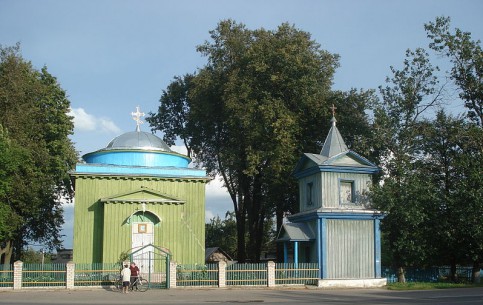 Ореховск - городской поселок у слияния рек Выдрица и Оршица. Деревянная Троицкая церковь, усадьба Хлустиных, озеро Большие Орехи, древний курган