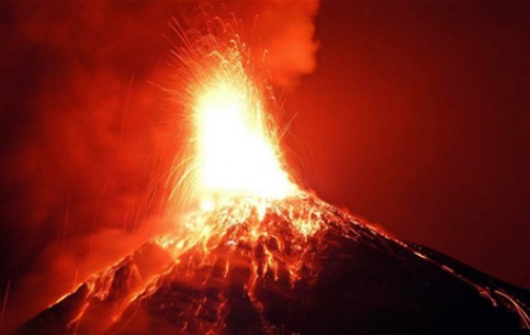 В марте 2010 года под исландским ледником Эйяфьядлайёкюдль проснулся бездействовавший последние 190 лет вулкан